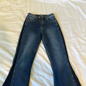 Fashion Nova bell bottom jeans size XS